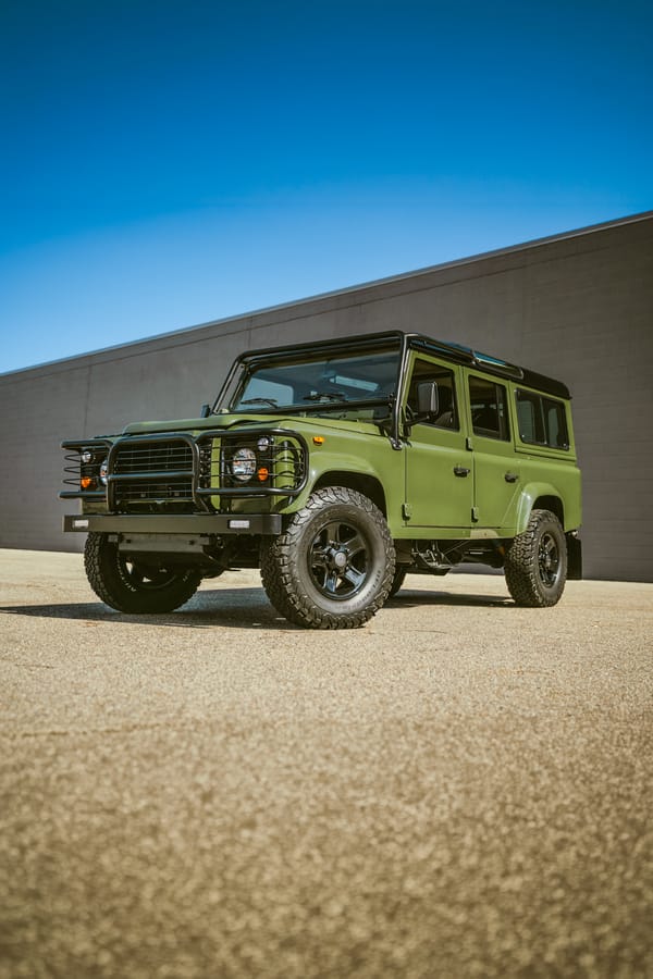 1986 Land Rover Defender 110 Thumbnail