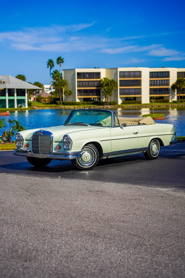 1966 Mercedes-Benz 250SE Convertible Thumbnail