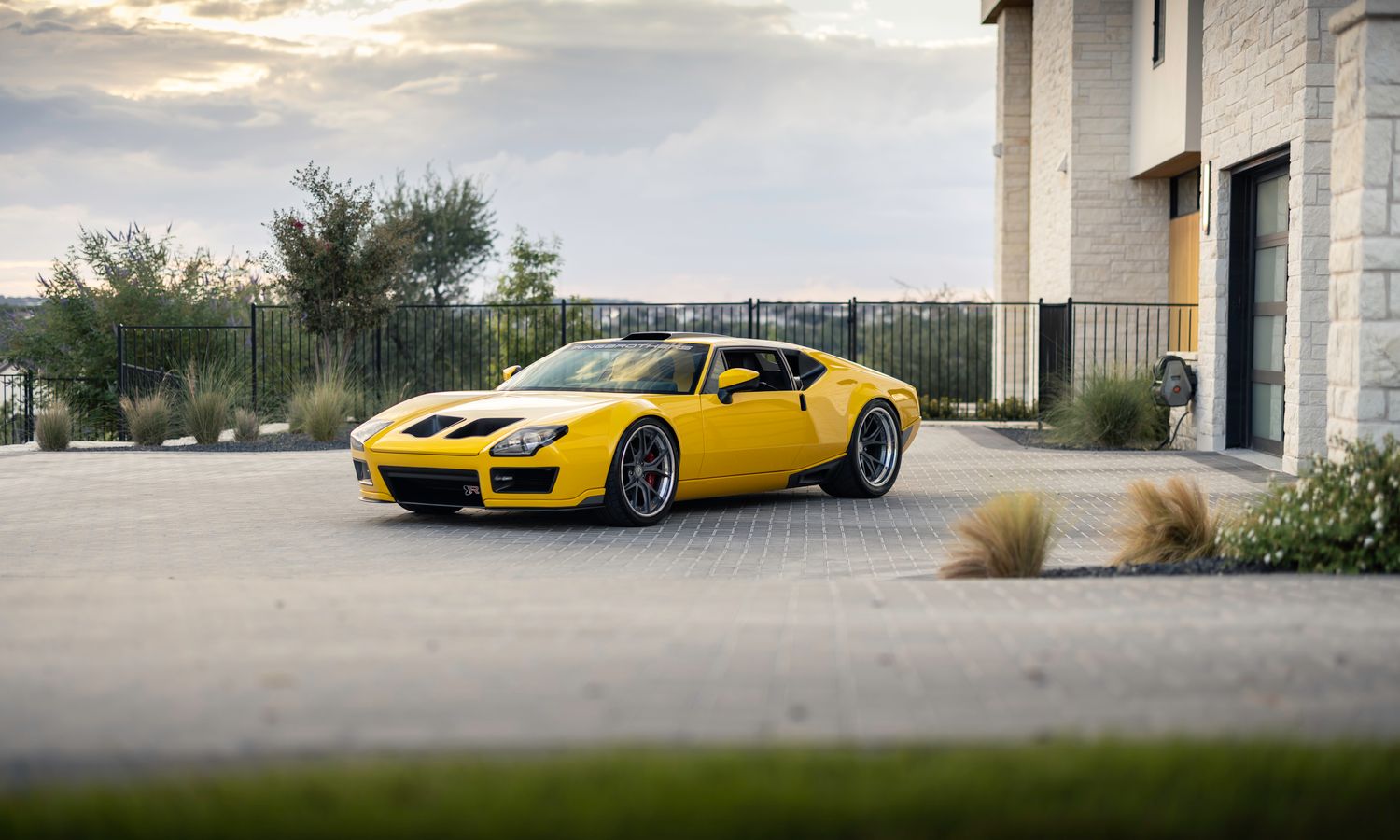 1972 DeTomaso Ringbrothers Pantera ADRNLN Glasurit “Yellow Line” Exterior