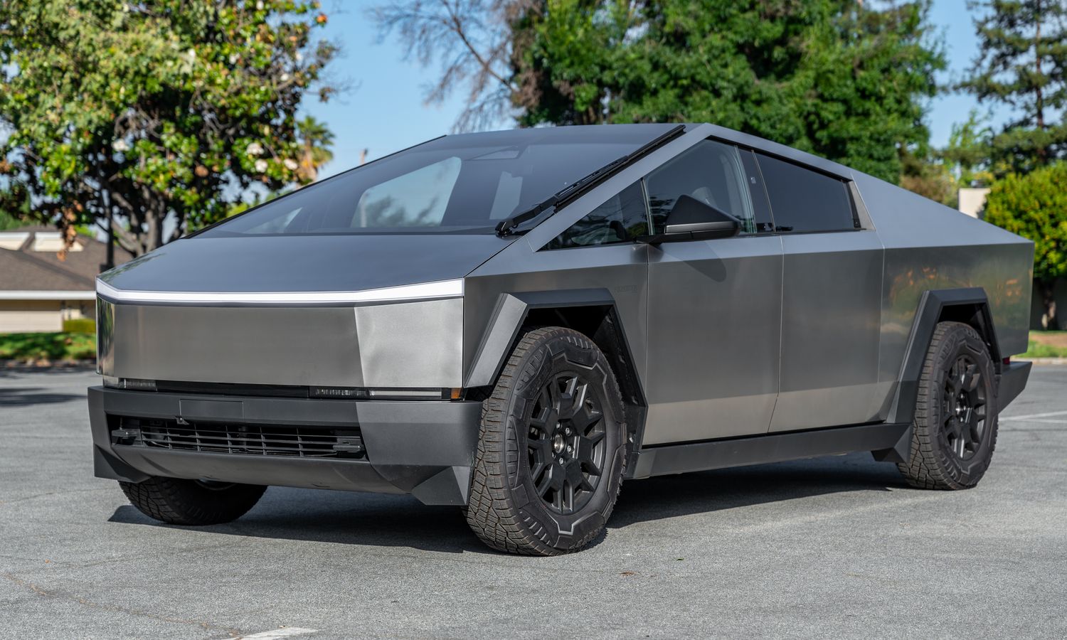 2024 Tesla Cybertruck Cyberbeast Stainless-Steel Exoskelton Exterior