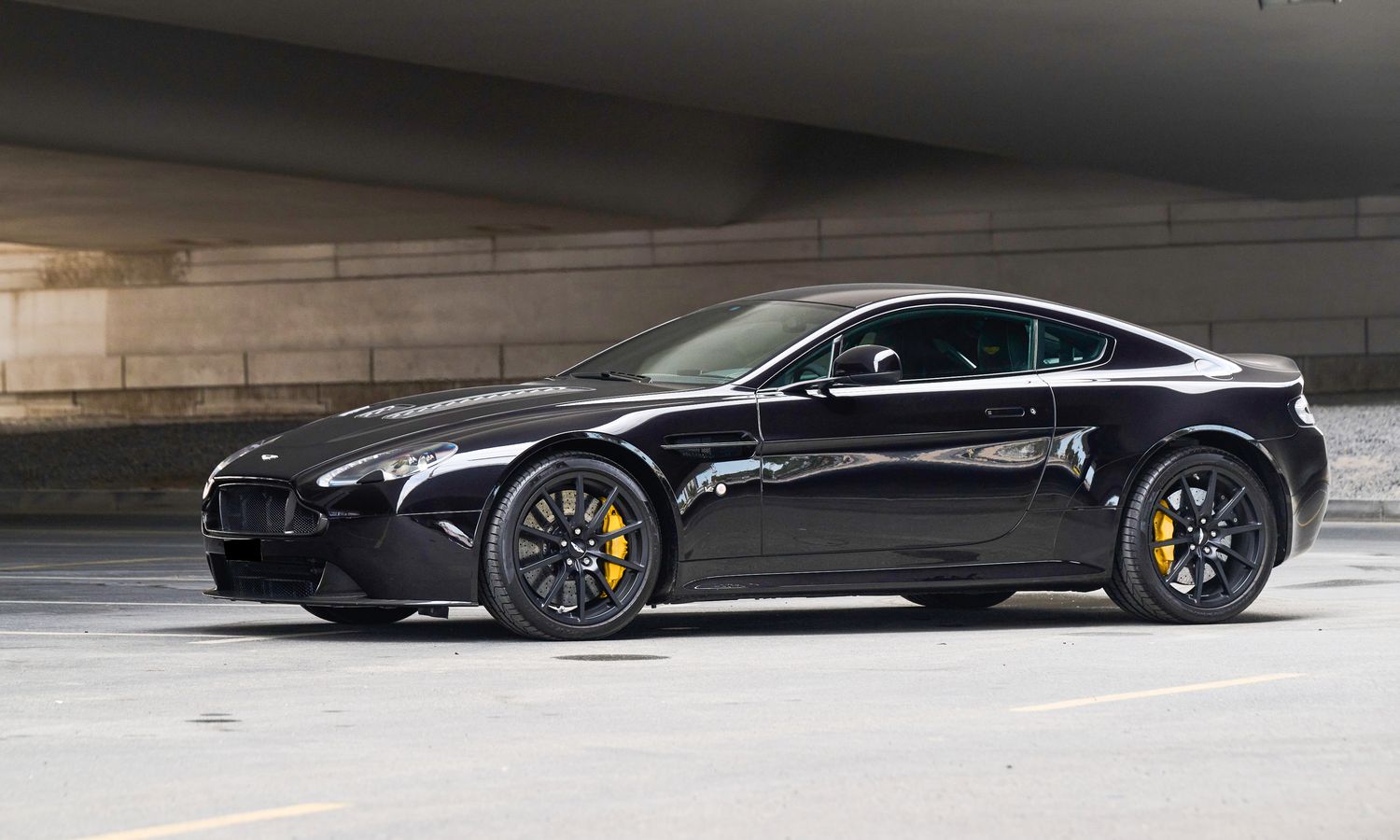 2014 Aston Martin Vantage S  Onyx Black Exterior