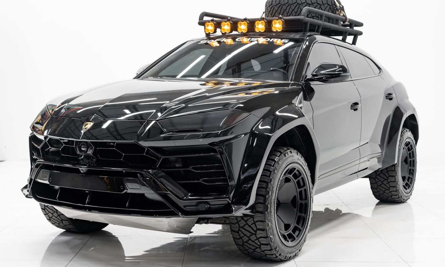 2022 Lamborghini  Urus Apocalypse Inferno Black Exterior
