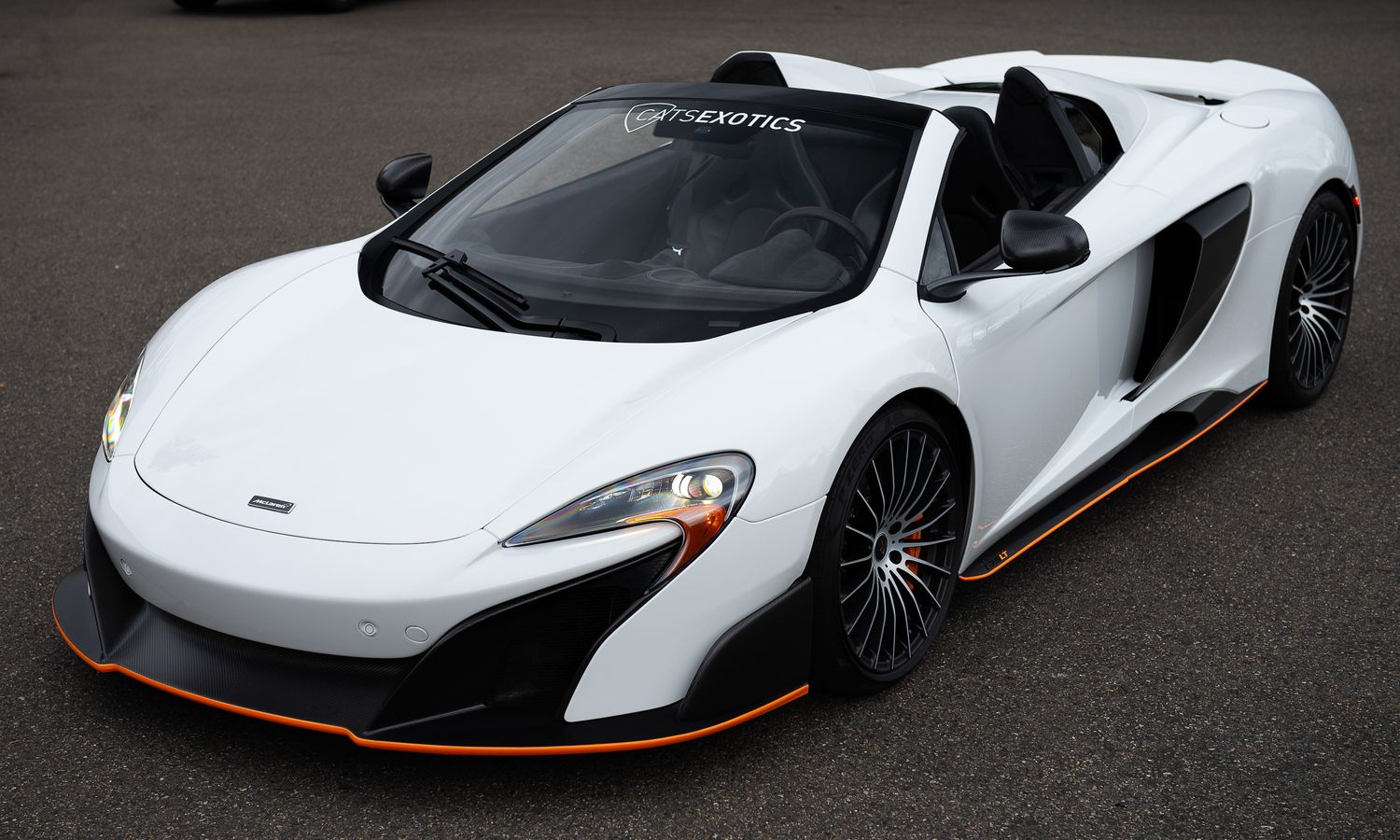 2016 McLaren 675LT Spider MSO Silica White Exterior