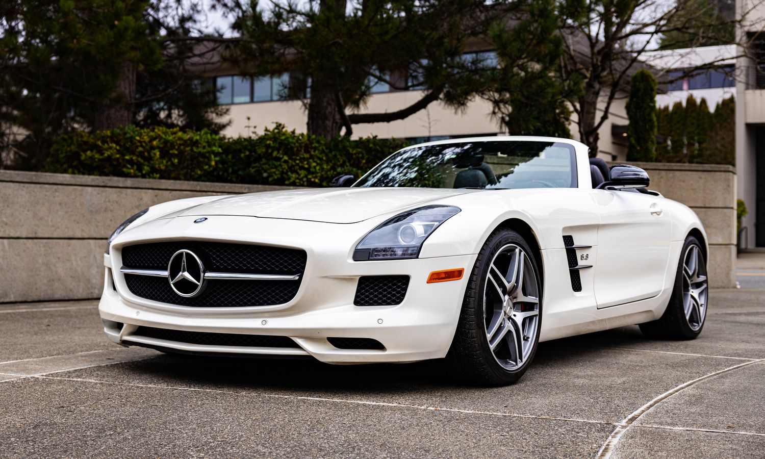 2014 Mercedes-Benz SLS AMG Roadster Designo Mystic White Exterior