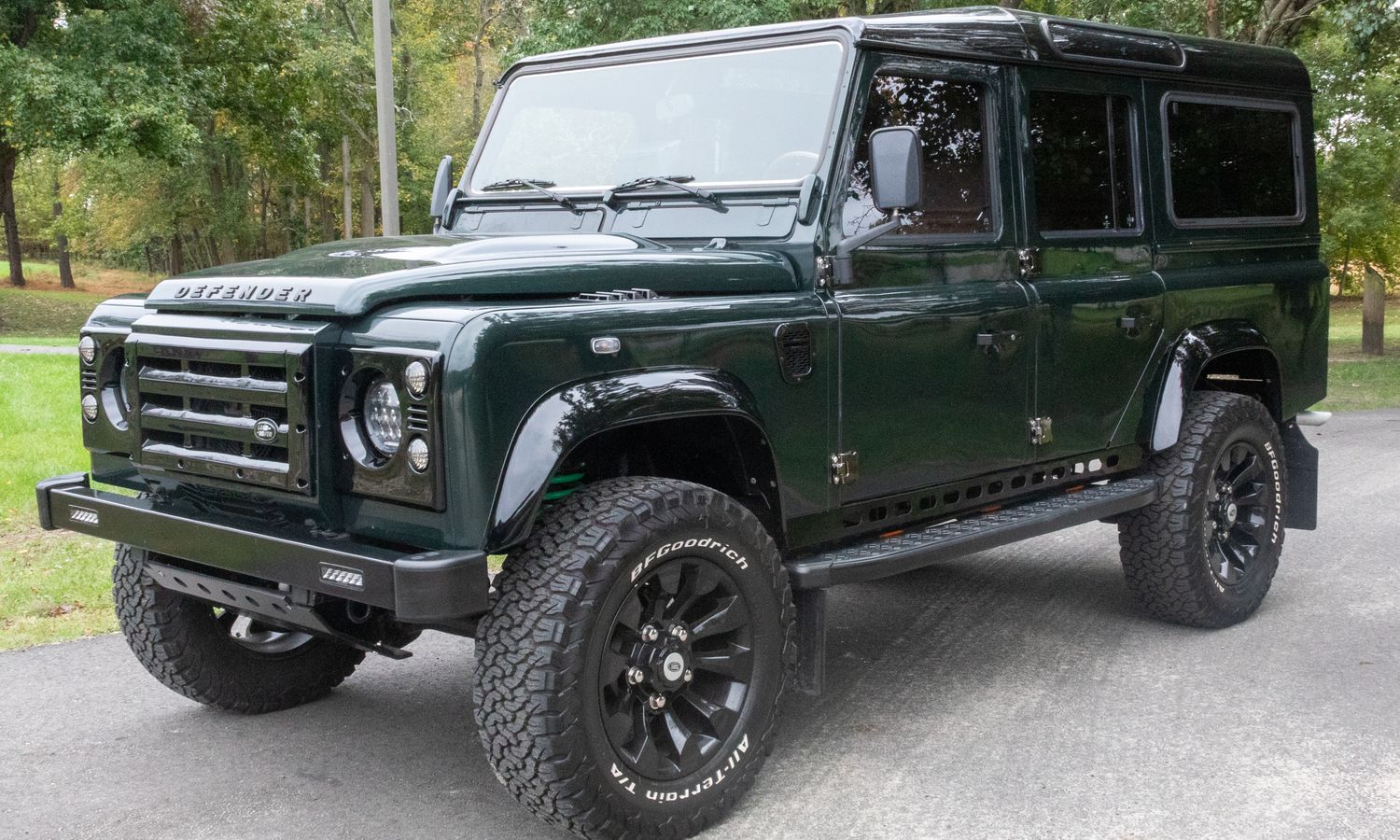 1993 Land Rover Defender 110 Cumbrian Green Exterior