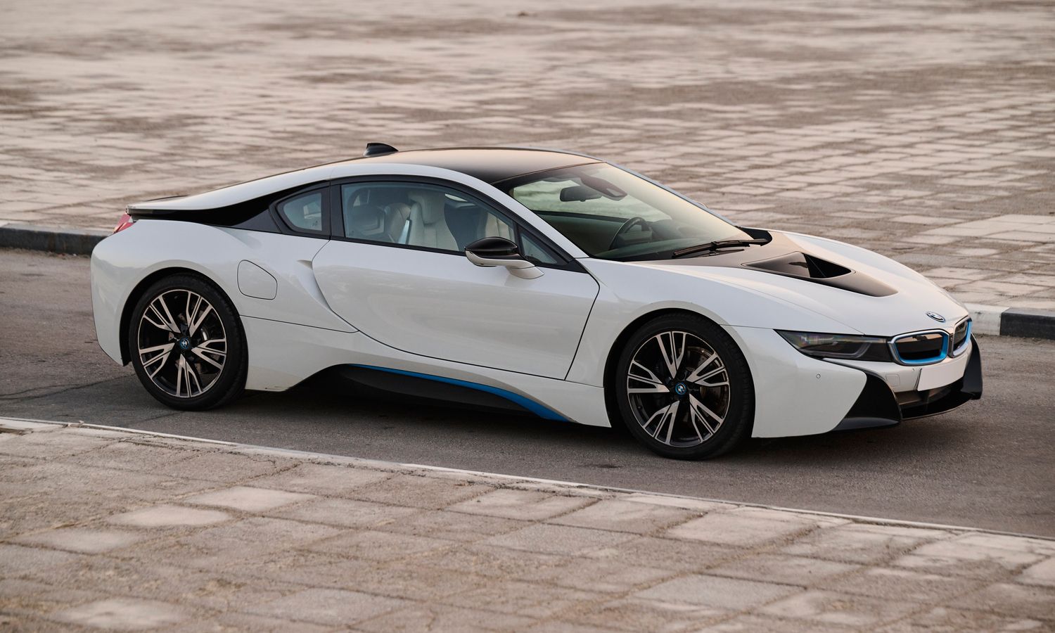 2015 BMW I8 Crystal White Pearl Exterior