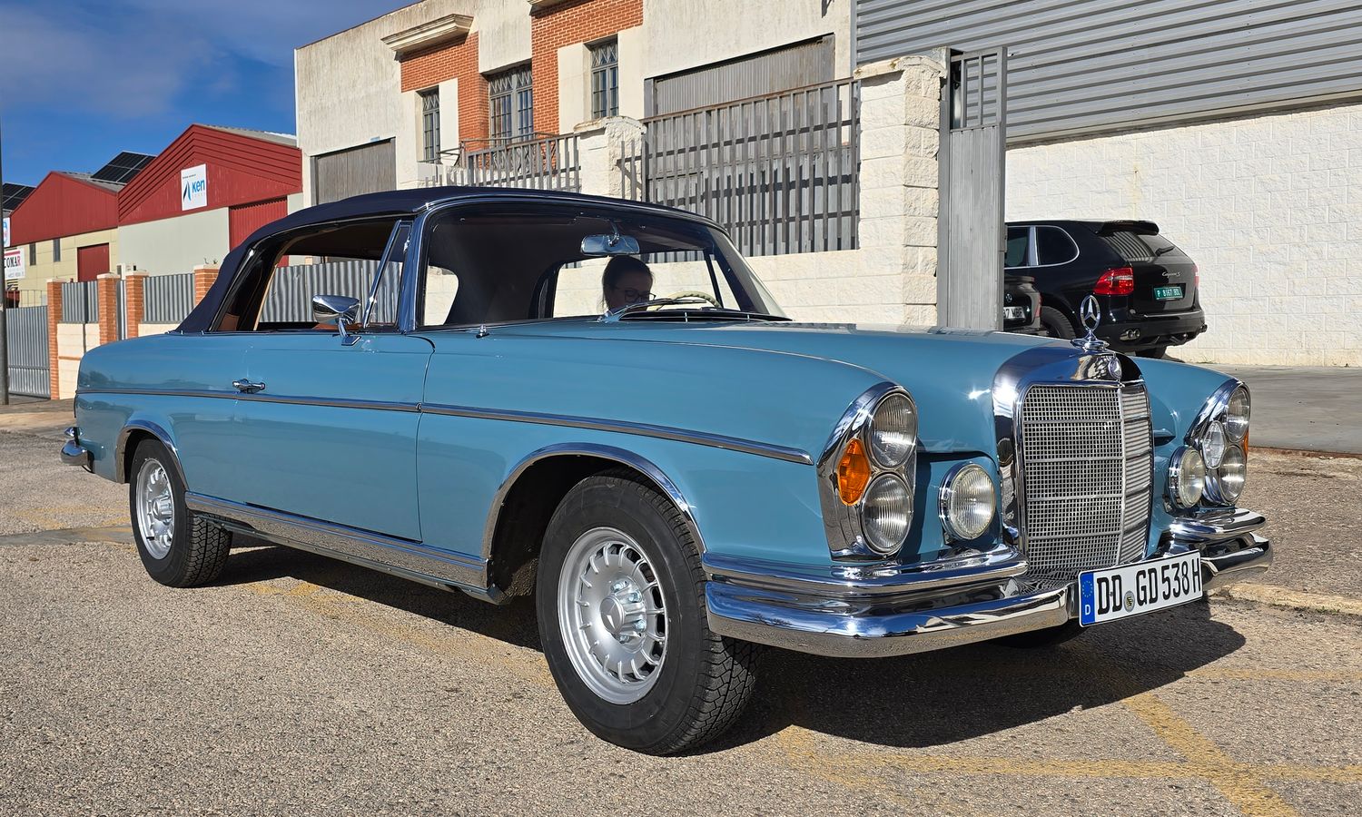 1964 Mercedes  300SE convertible (W112) Hellblau Exterior
