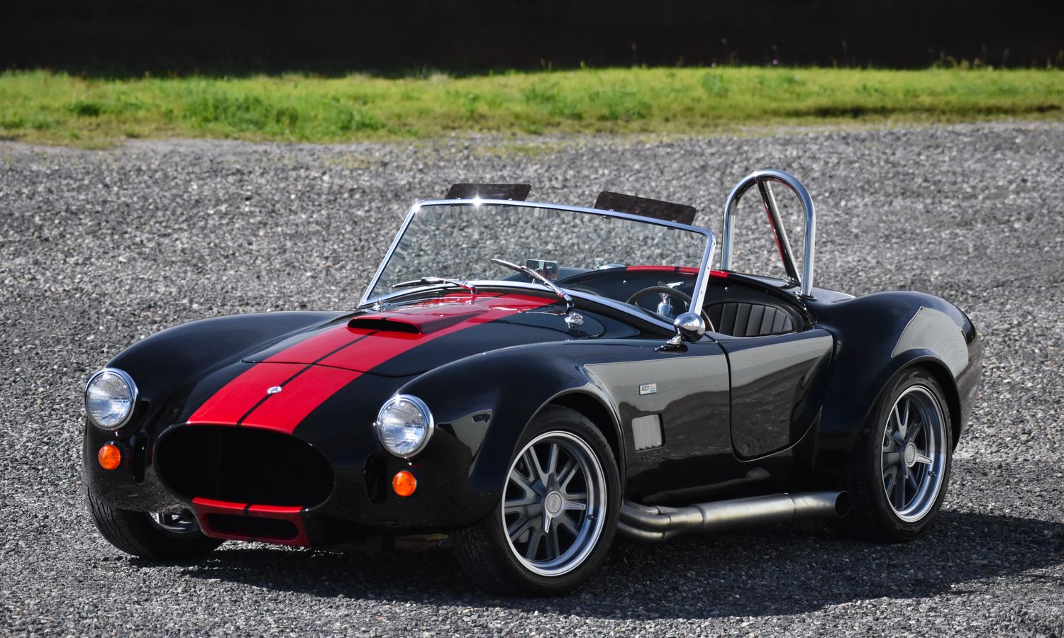 1965 Ford Cobra Black w/Red center stripes Exterior