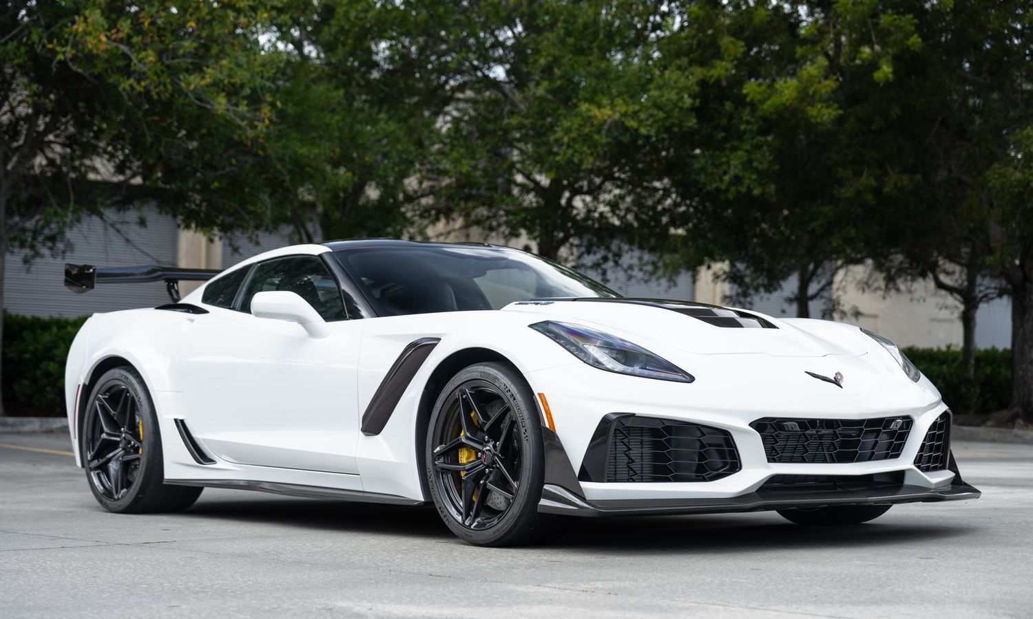 2019 Chevrolet Corvette ZR1 Coupe Arctic White Exterior