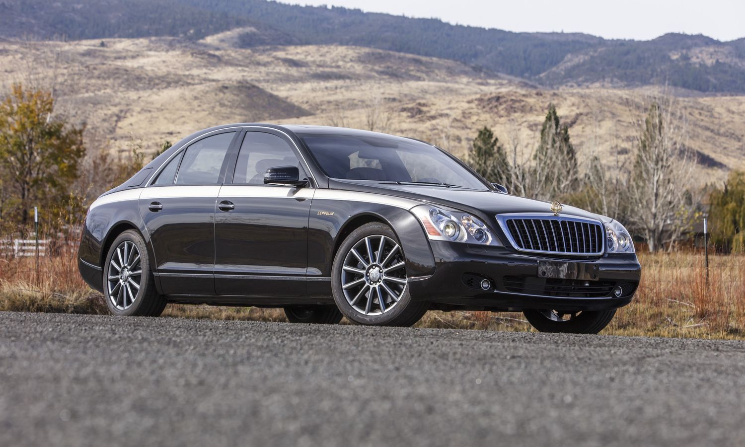 2010 Maybach 57 Zeppelin Two-tone Black and Gold Exterior