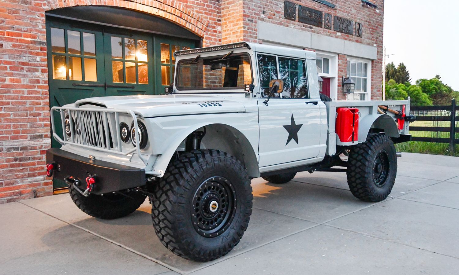 1967 Kaiser Jeep M715 US Military Gray Exterior