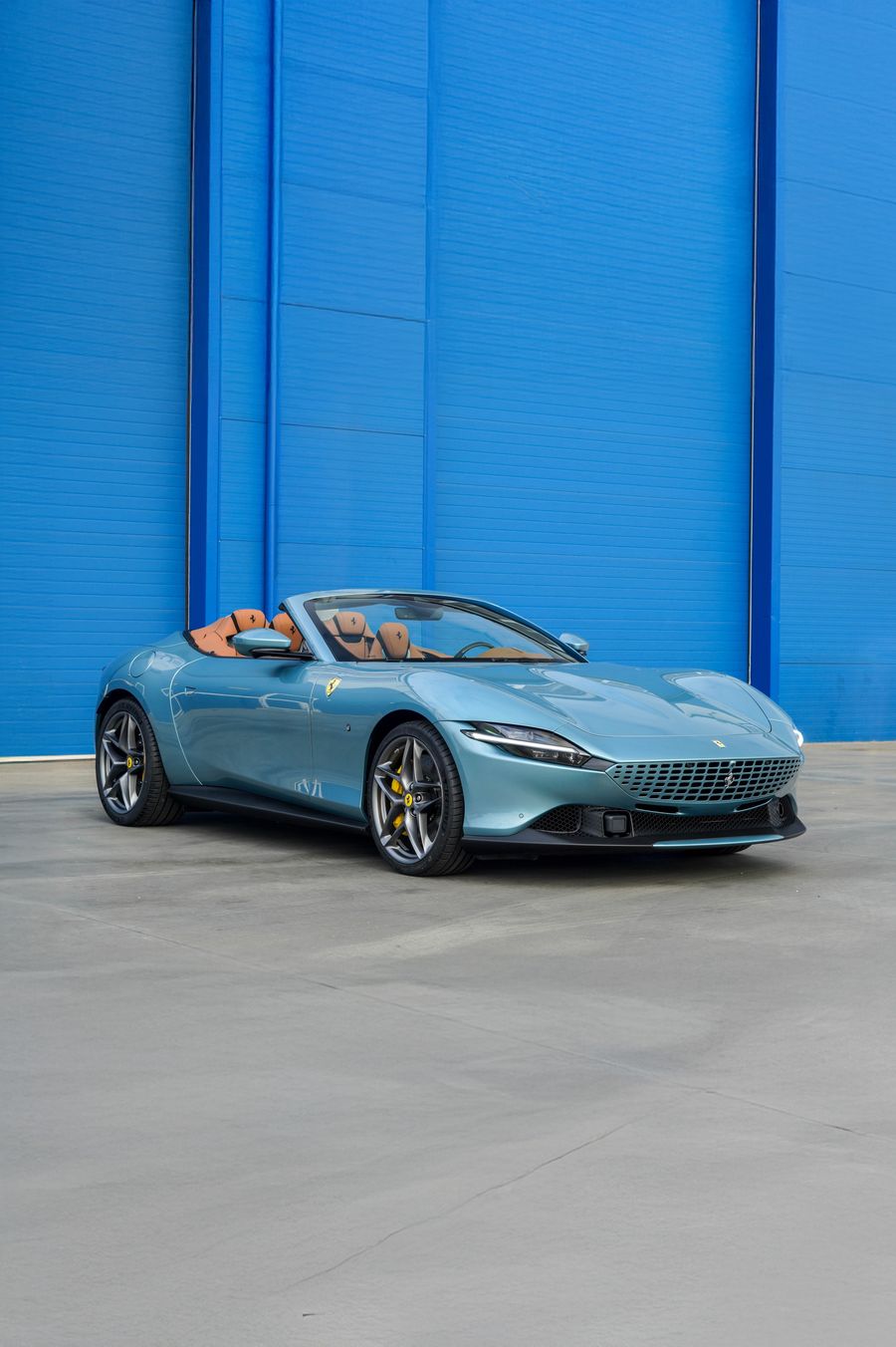 2025 Ferrari Roma Spider Thumbnail