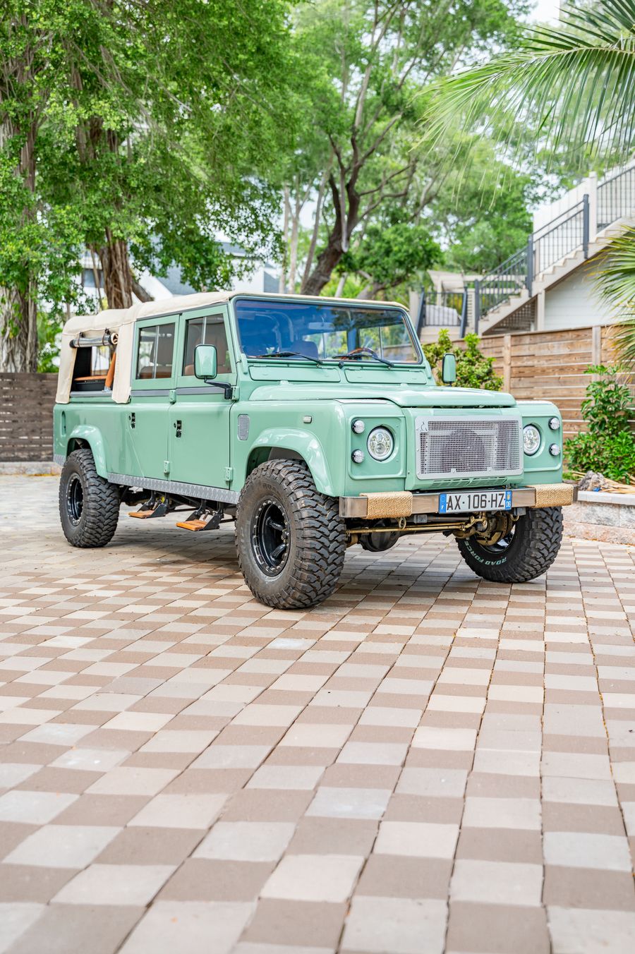 1997 Land Rover Defender 130 Thumbnail