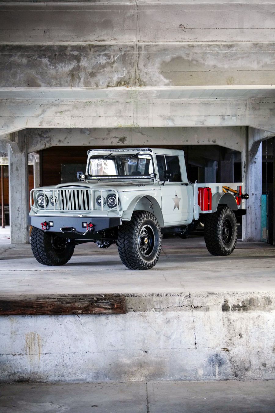 1967 Kaiser Jeep M715 Thumbnail