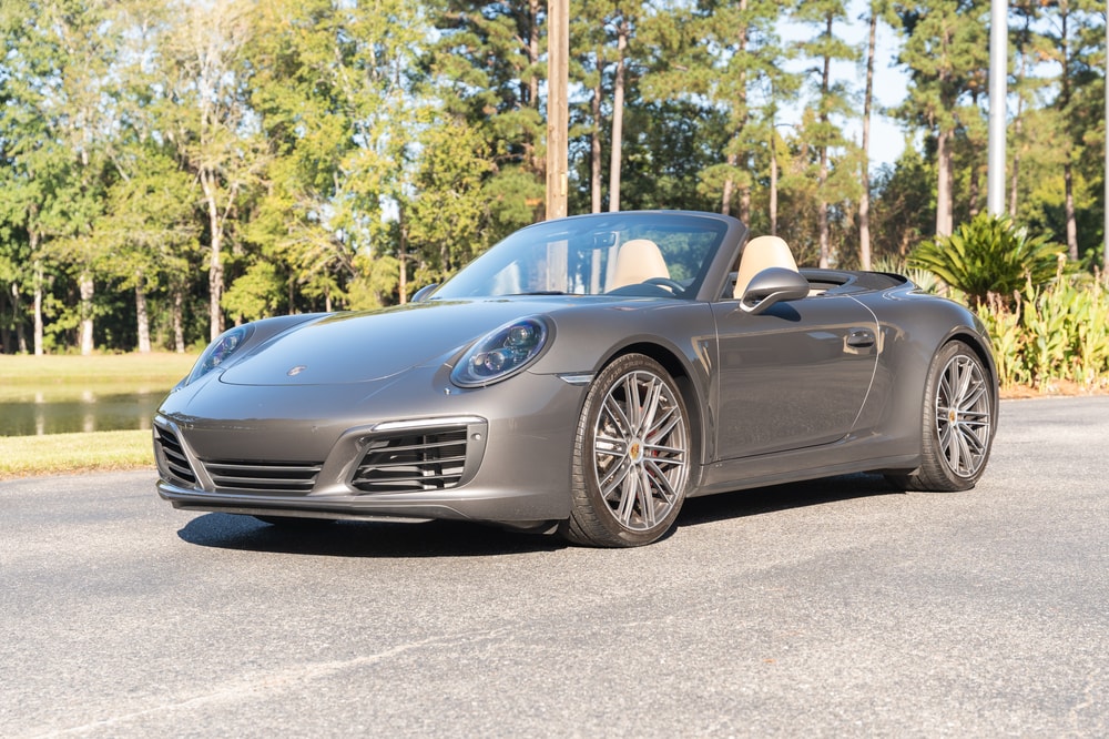 2017 Porsche 911 Carrera 4S C...