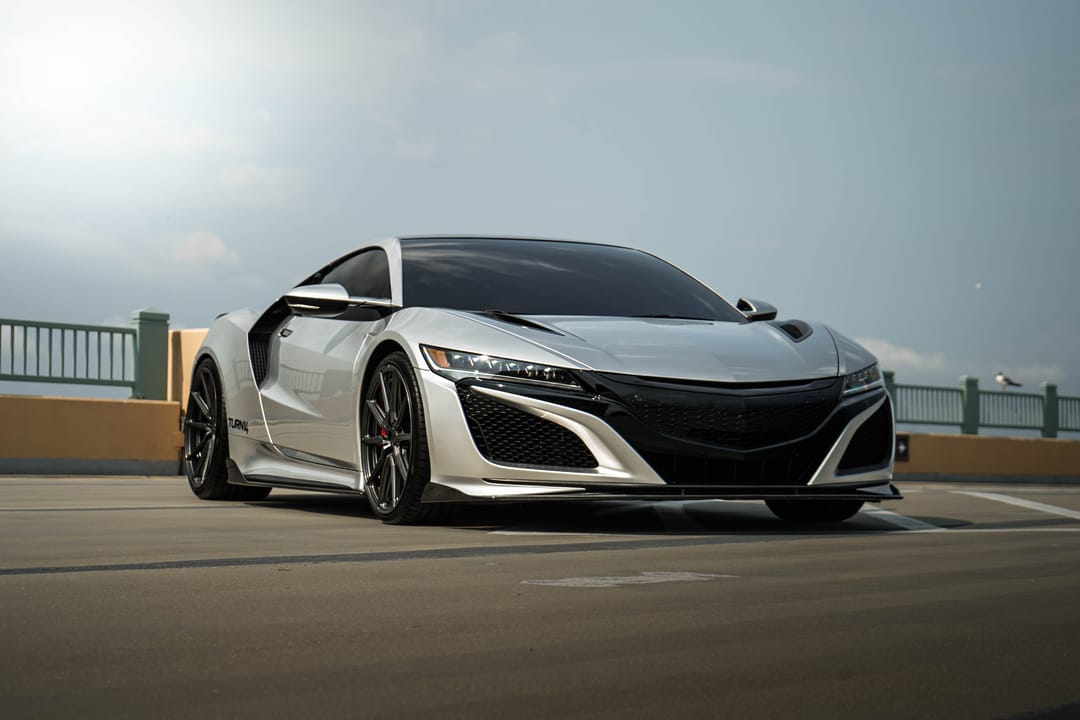 2017 Acura NSX  923 mi