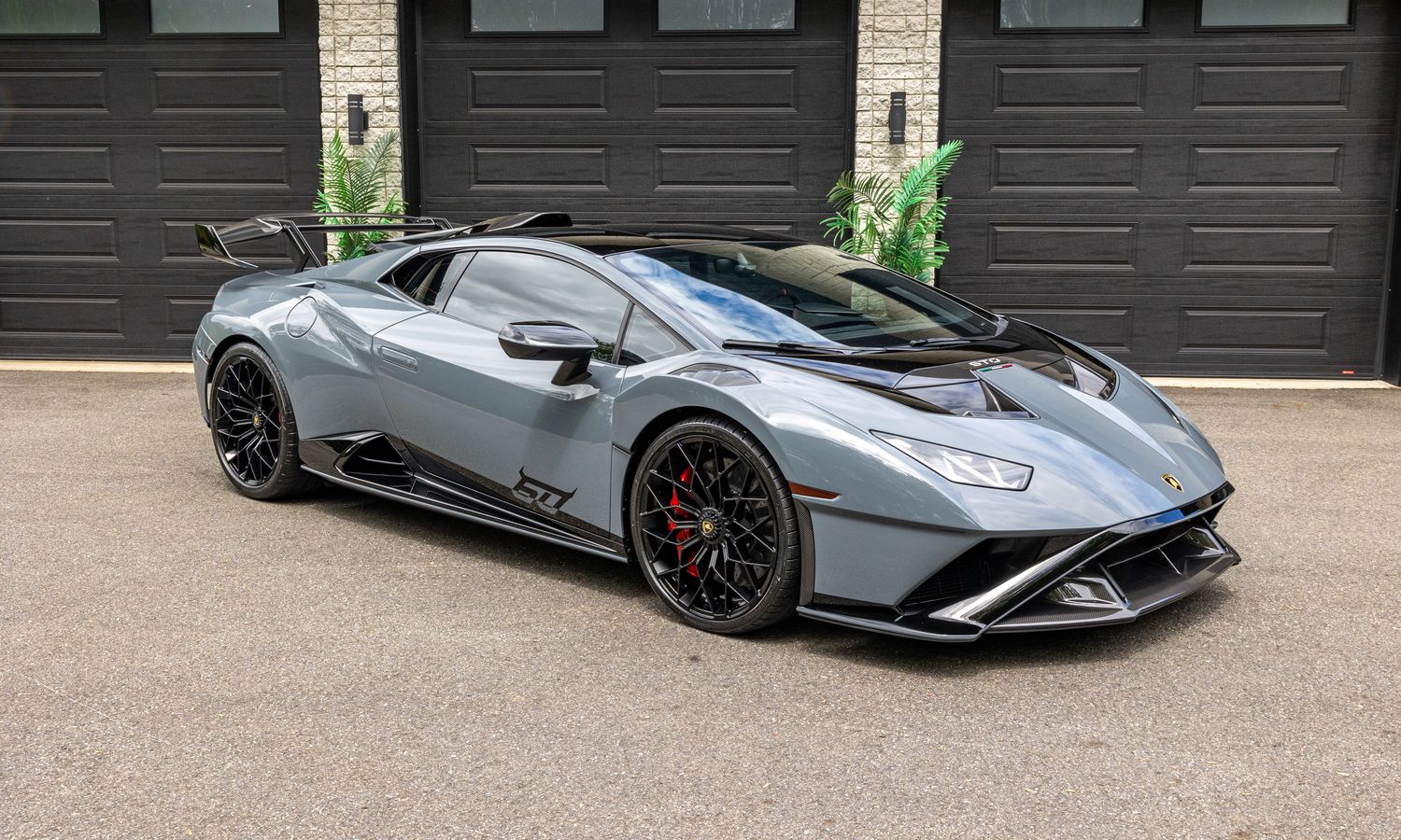 2023 lamborghini Huracan STO 60th Grigio Telesto Exterior