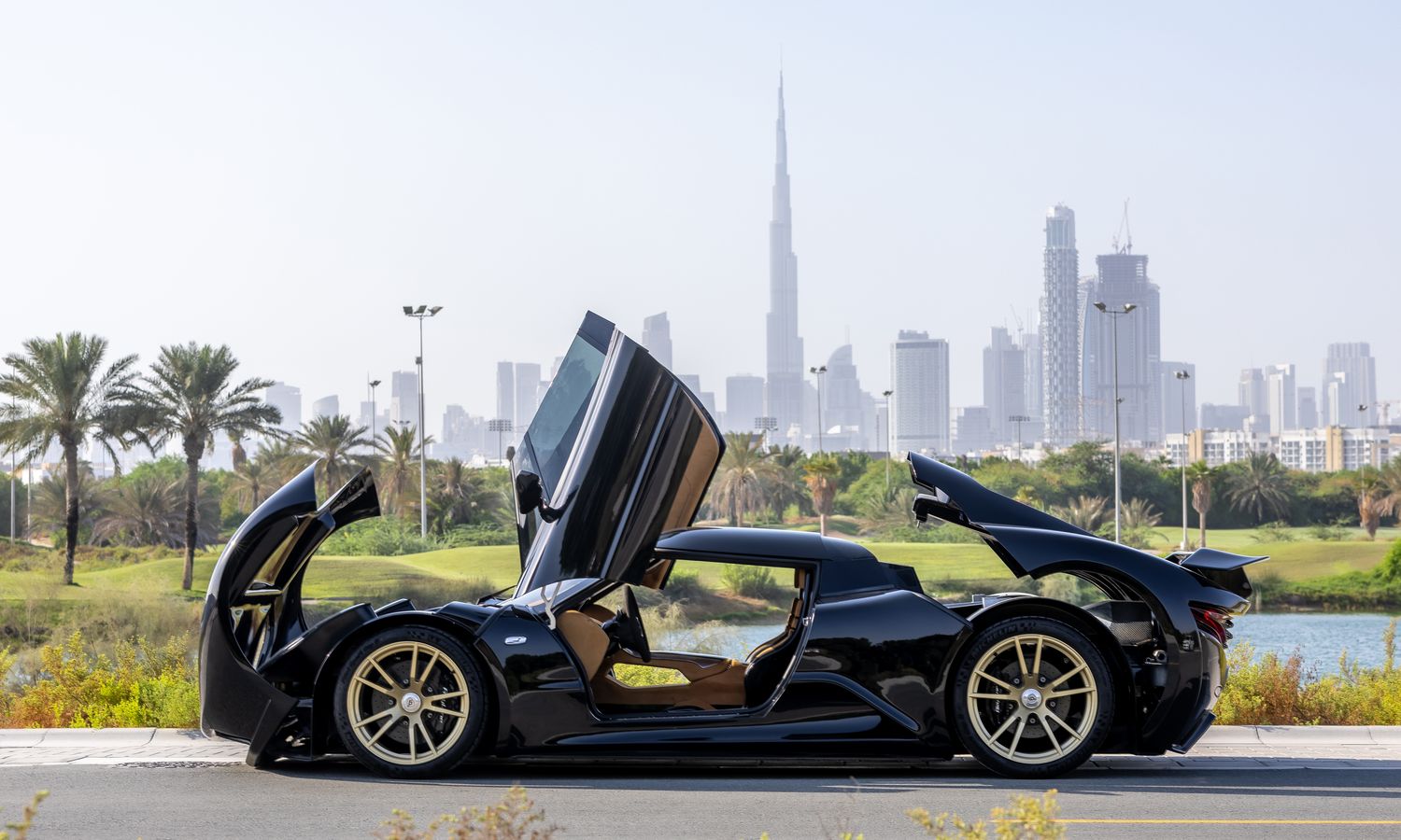 2021 Genty Akylone  Exterior
