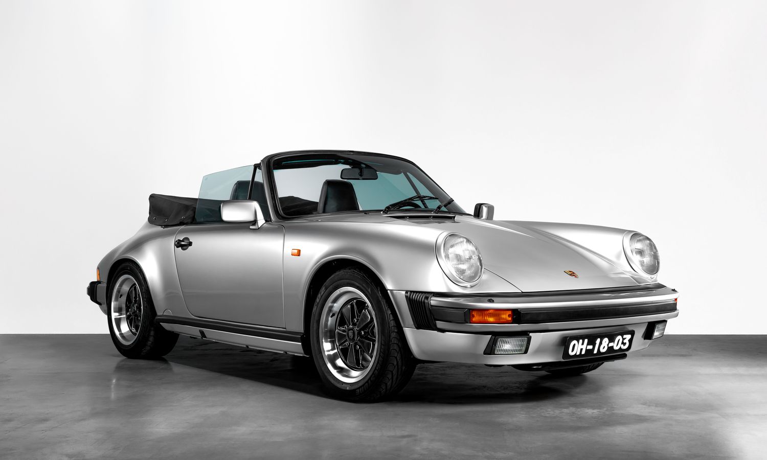 1987 Porsche 911 Silver Metallic Exterior