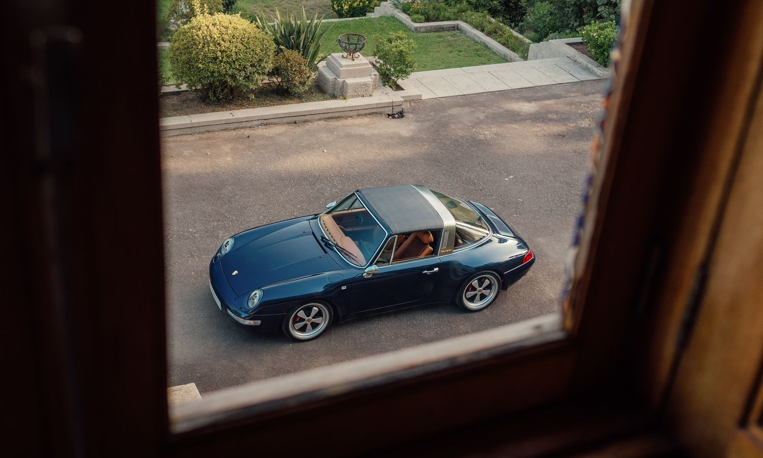 1994 Porsche 993 Reinterpreted by Kreinzel Metallic Dark Blue Exterior