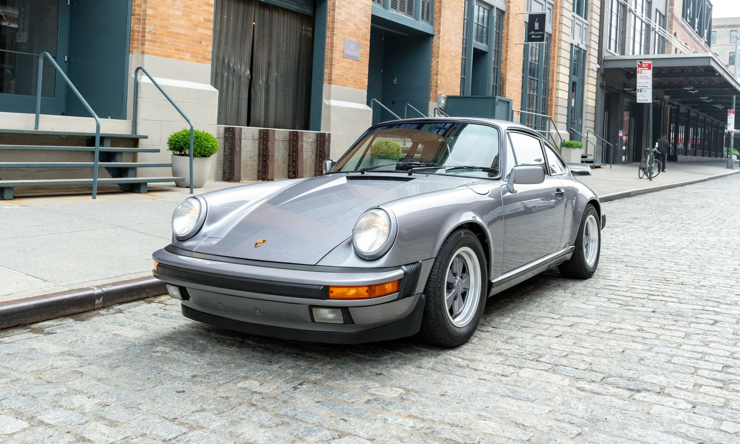 1988 Porsche 911 Coupe G50 "commemorative edition'  Diamond Blue Metallic Exterior