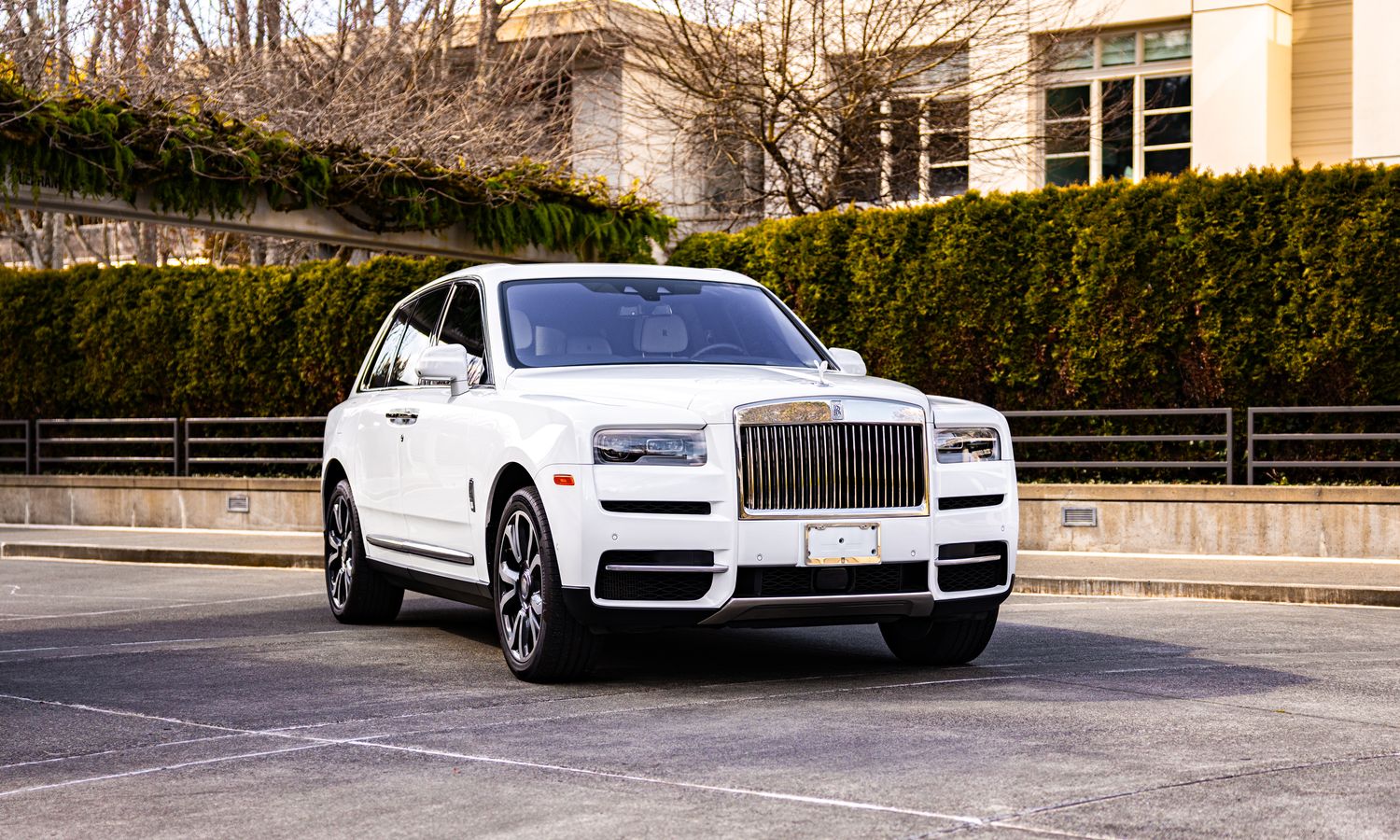 2022 Rolls-Royce Cullinan Arctic White Exterior