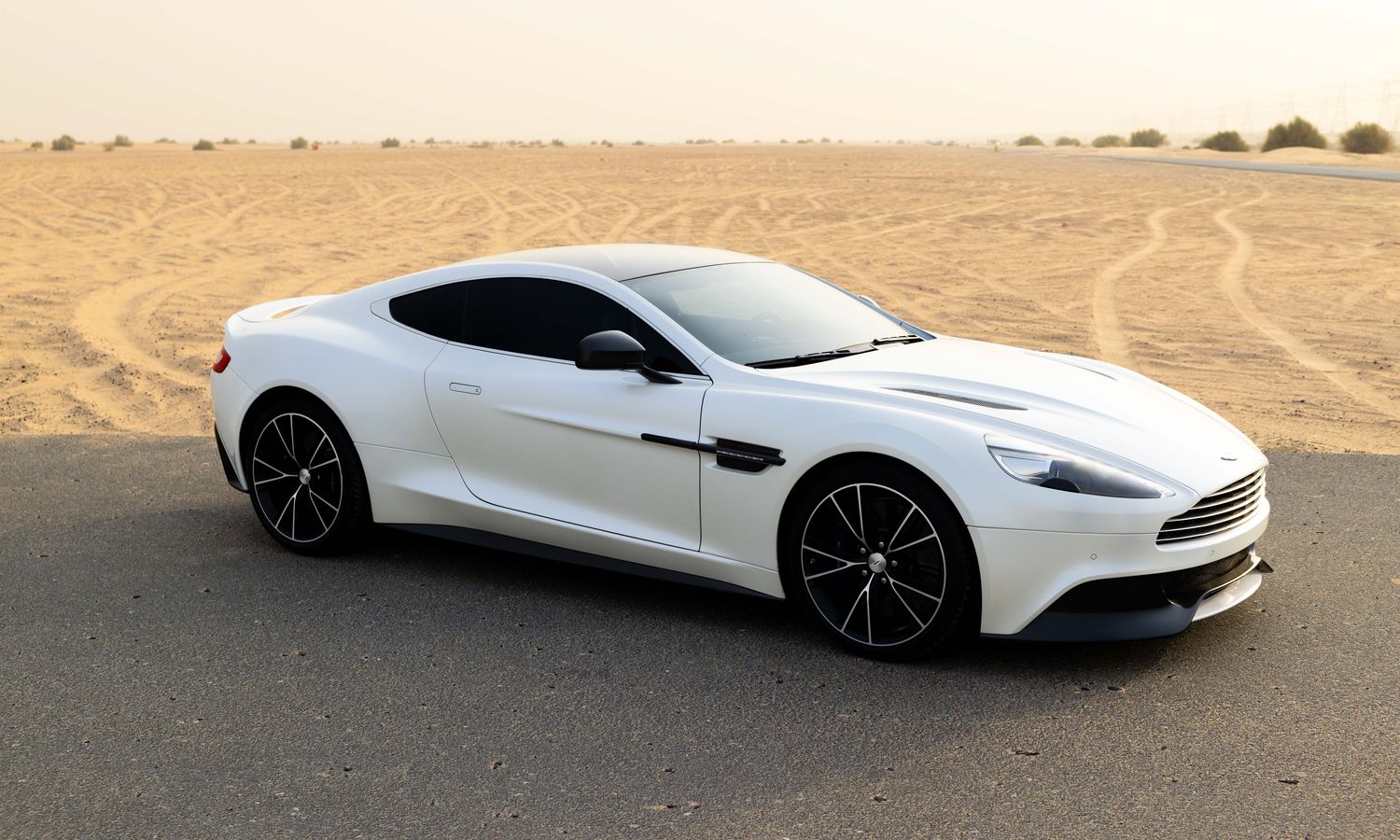 2014 Aston Martin  Vanquish Coupe  White Exterior