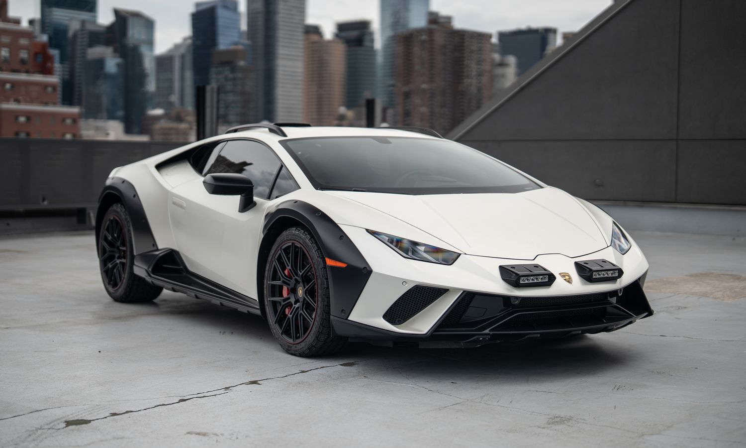 2024 Lamborghini Huracan Sterrato White Exterior