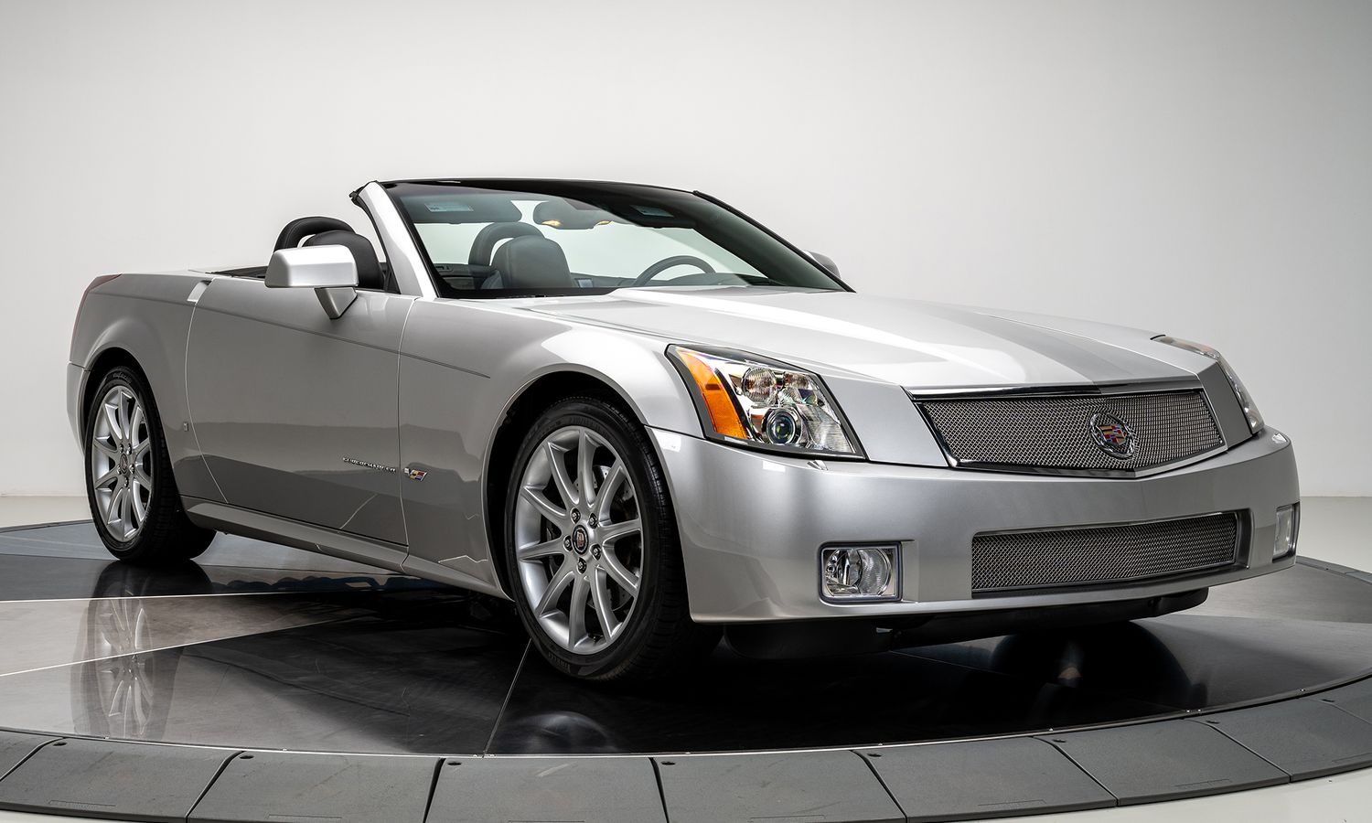 2006 Cadillac XLR-V Light Platinum Exterior