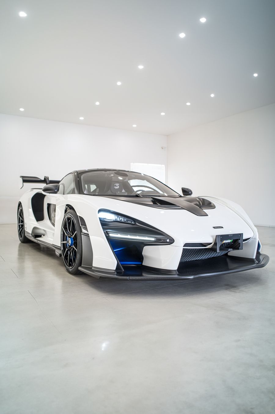 2019 Mclaren  Senna Thumbnail