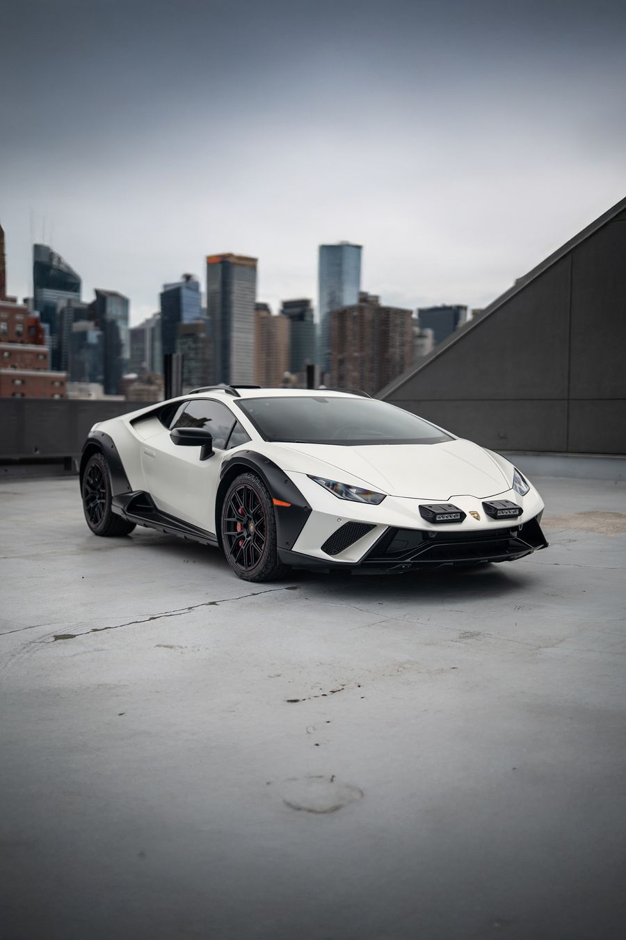 2024 Lamborghini Huracan Sterrato Thumbnail